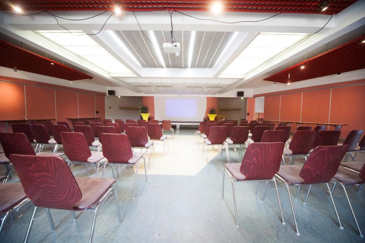 Auberge De Jeunesse Hi Strasbourg 2 Rives Dış mekan fotoğraf