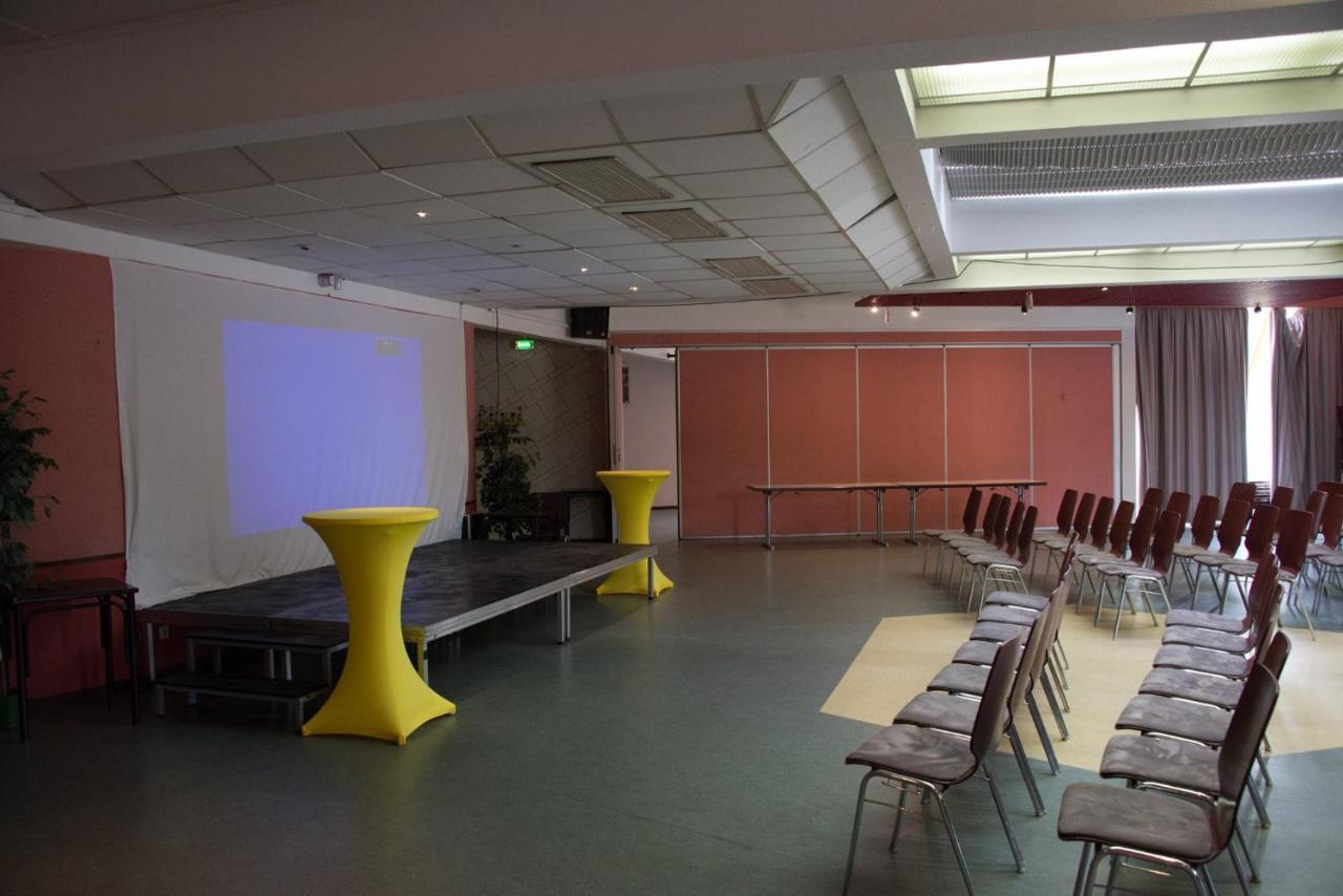 Auberge De Jeunesse Hi Strasbourg 2 Rives Dış mekan fotoğraf