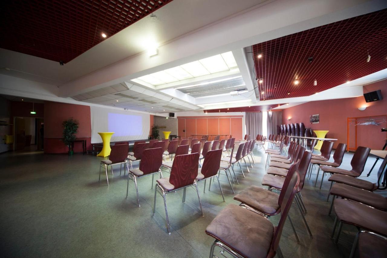 Auberge De Jeunesse Hi Strasbourg 2 Rives Dış mekan fotoğraf