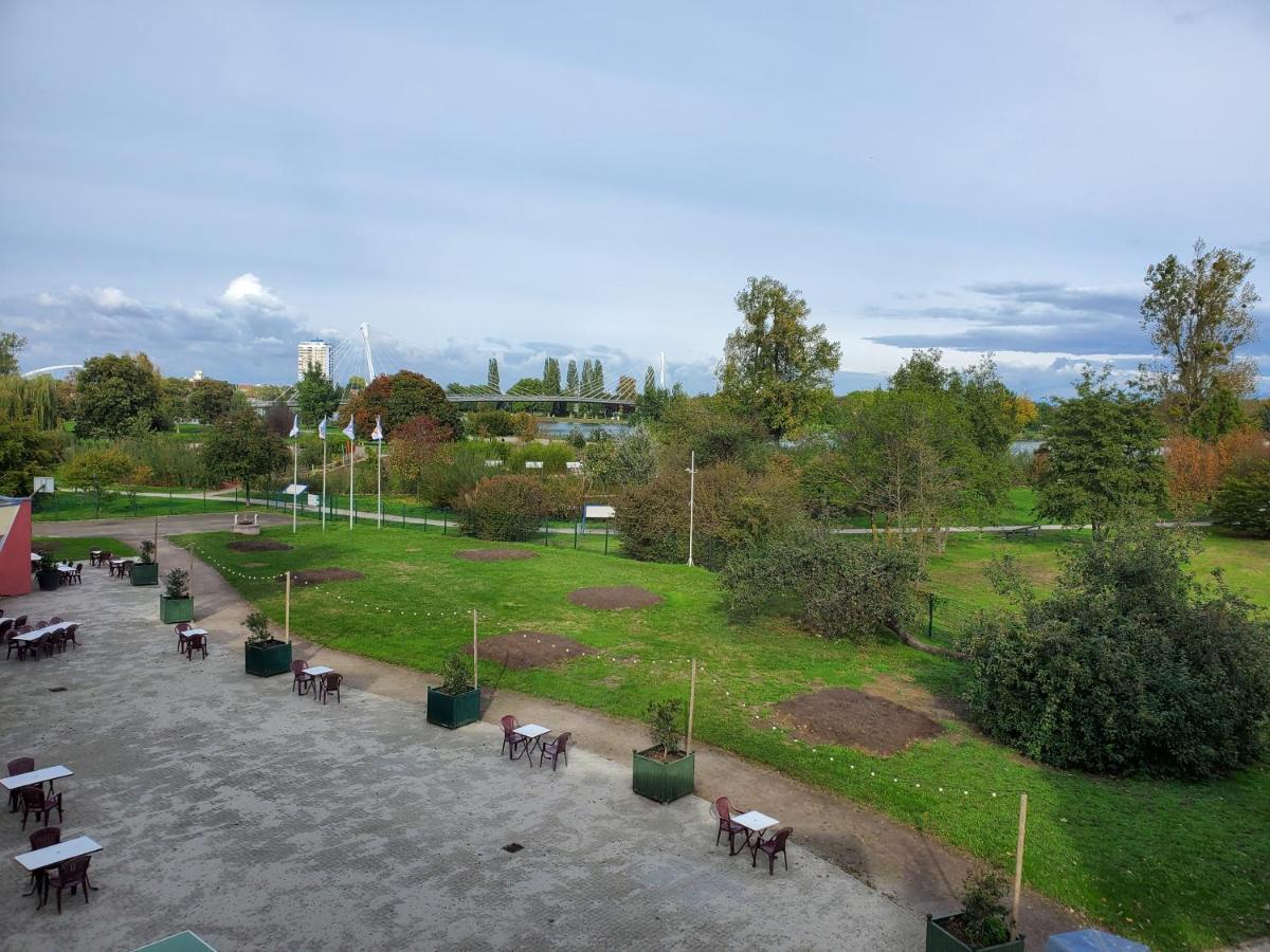 Auberge De Jeunesse Hi Strasbourg 2 Rives Dış mekan fotoğraf
