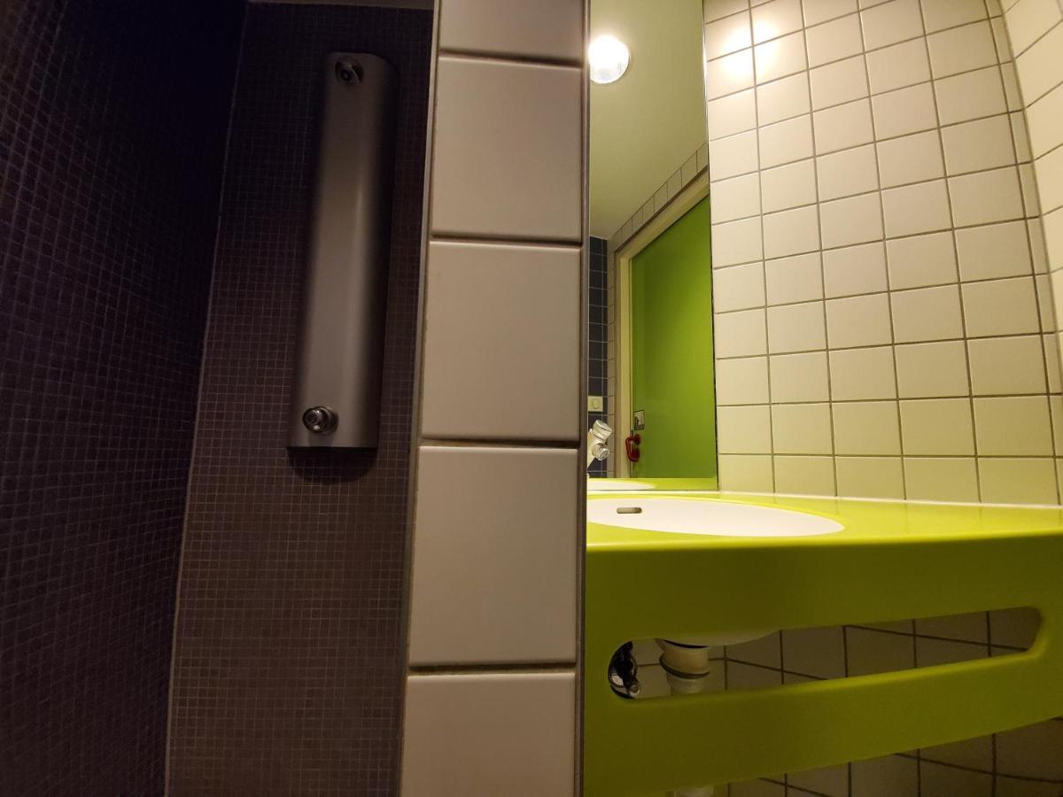 Auberge De Jeunesse Hi Strasbourg 2 Rives Dış mekan fotoğraf