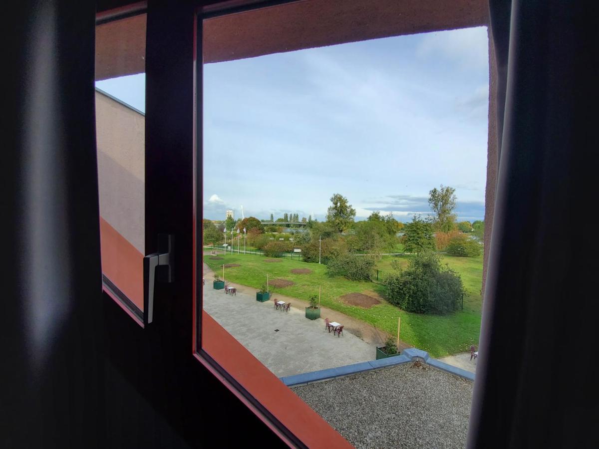 Auberge De Jeunesse Hi Strasbourg 2 Rives Dış mekan fotoğraf